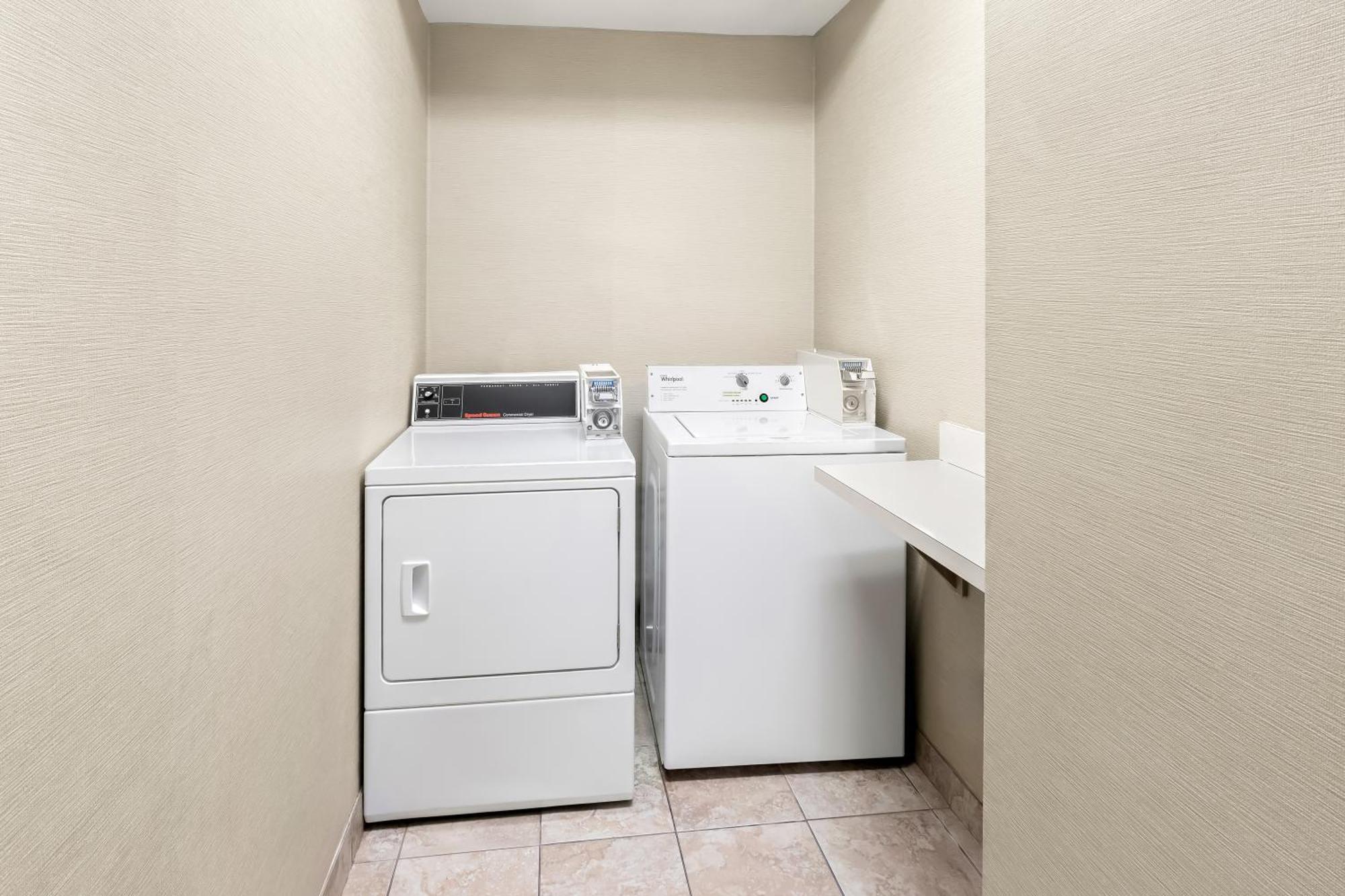 Comfort Suites Portland Airport Εξωτερικό φωτογραφία