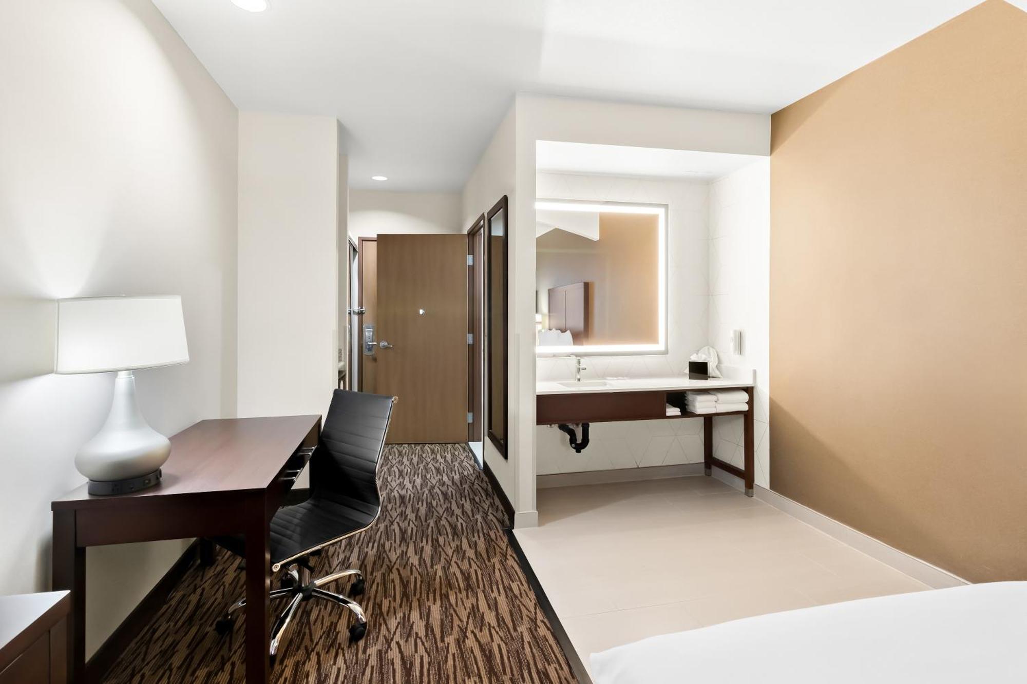 Comfort Suites Portland Airport Εξωτερικό φωτογραφία